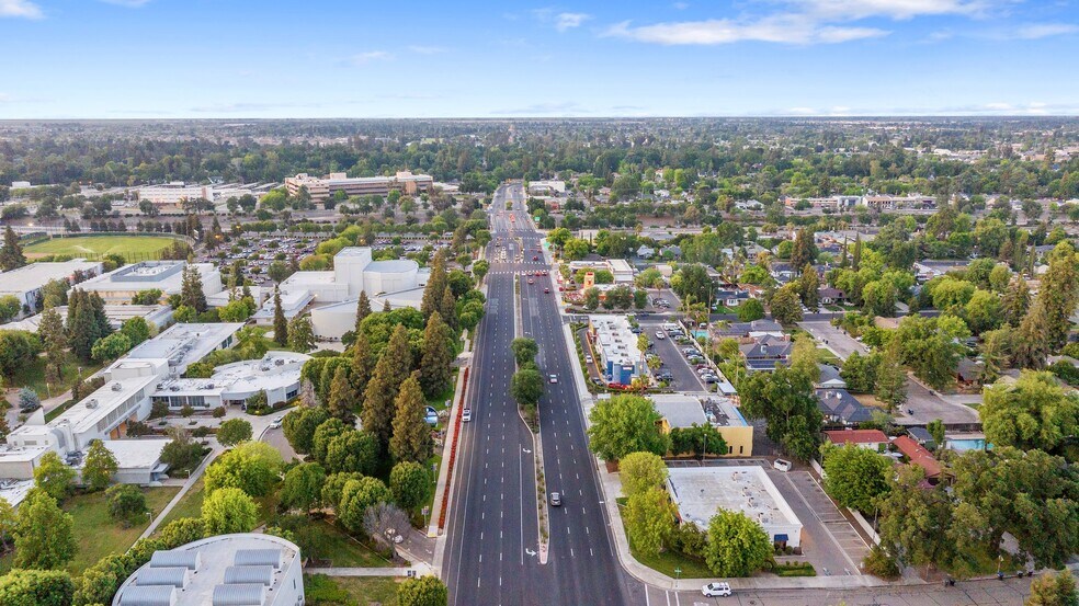 More Photos Of 750 S Mooney Blvd, Visalia Freestanding For Sale