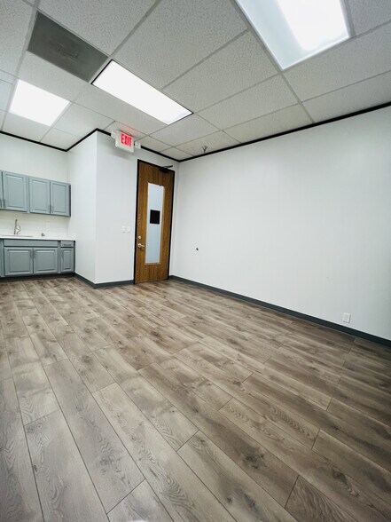 More Photos Of 3033 Chimney Rock Dr, Houston Office For Lease