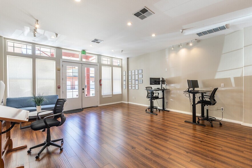 More Photos Of 220 Windsor River Rd, Windsor Apartments For Sale