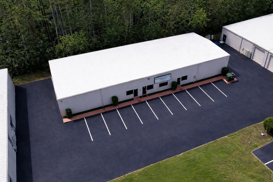 More Photos Of 4204 Louis Ave, Holiday Manufacturing For Lease