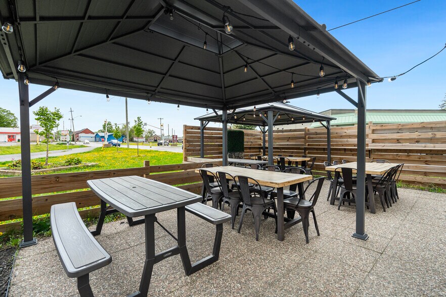 More Photos Of 19 Moore St, Carleton Place General Retail For Sale