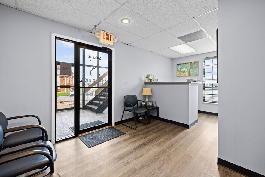 More Photos Of 4171-4193 Crescent Dr, Saint Louis Medical For Sale