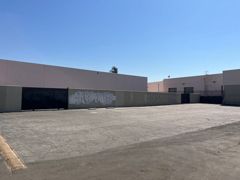 More Photos Of 12314 Valley Blvd, El Monte Showroom For Lease