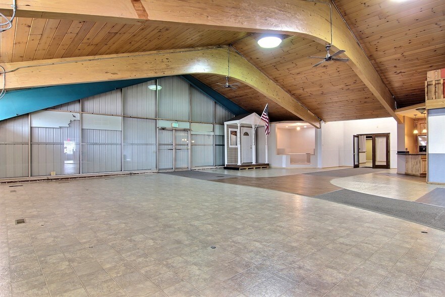 More Photos Of 2701 W 45th Ave, Gary Light Distribution For Lease