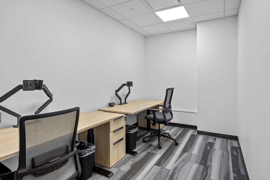 More Photos Of 1000 Northbrook Dr, Trevose Office For Sale