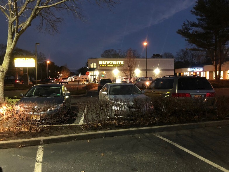 More Photos Of 567 Mantoloking Rd, Brick Storefront Retail Office For Lease