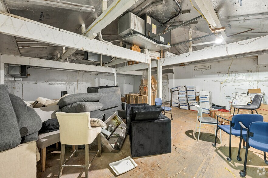 More Photos Of 10520 Magnolia Blvd, North Hollywood Office For Sale