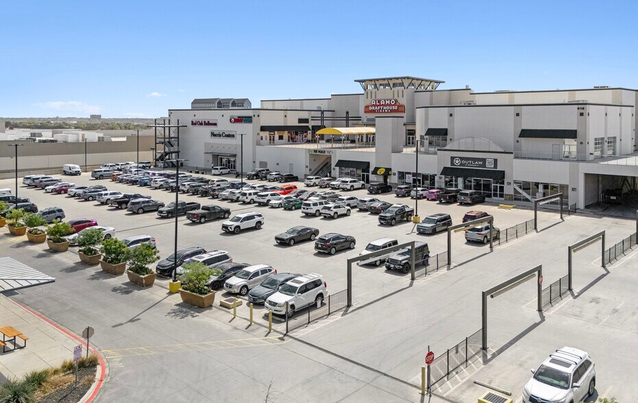More Photos Of NW Loop 410 @ Blanco Rd, San Antonio Unknown For Lease