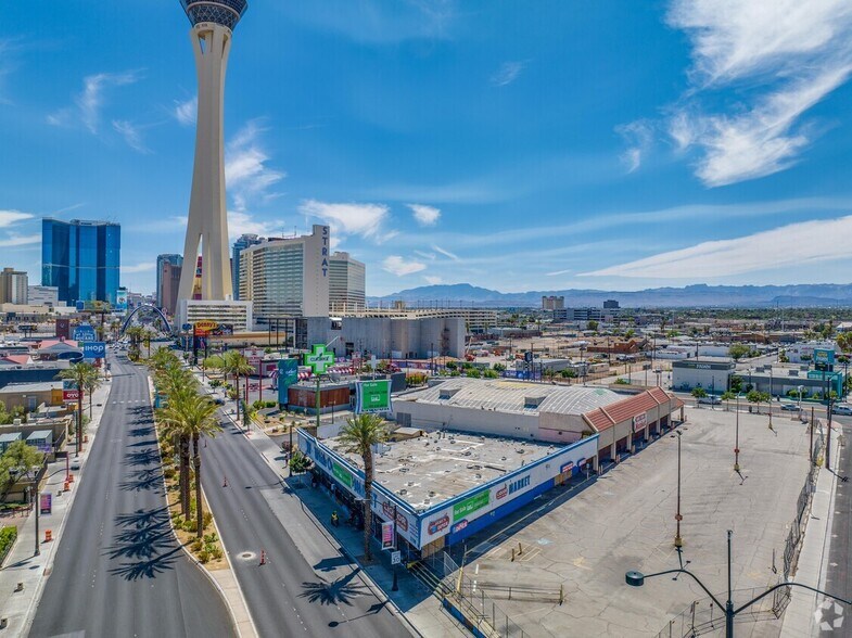 More Photos Of 1700 Las Vegas Blvd, Las Vegas Restaurant For Sale