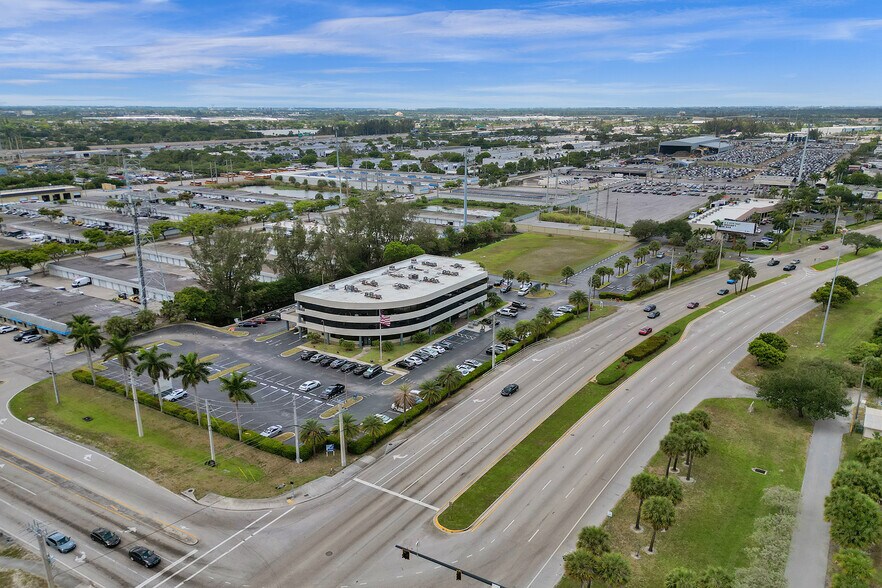 More Photos Of 4491 S State Road 7, Davie Office For Lease