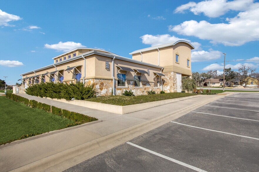 More Photos Of 660 W FM 2410 Rd, Harker Heights Medical For Sale