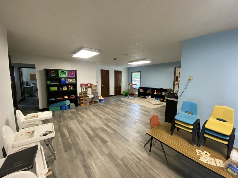 More Photos Of 202 W Plum St, Thorntown Daycare Center For Sale