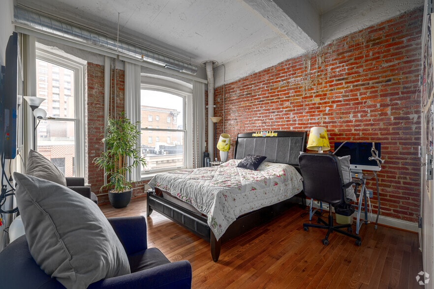 More Photos Of 311-313 W Baltimore St, Baltimore Apartments For Sale