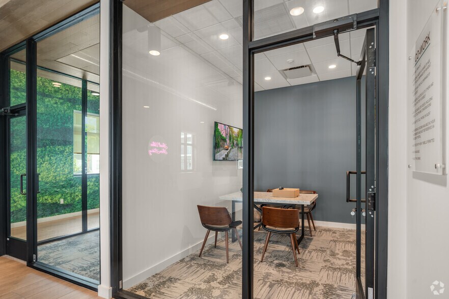 More Photos Of 1601 N Dixie Hwy, Lake Worth Apartments For Lease