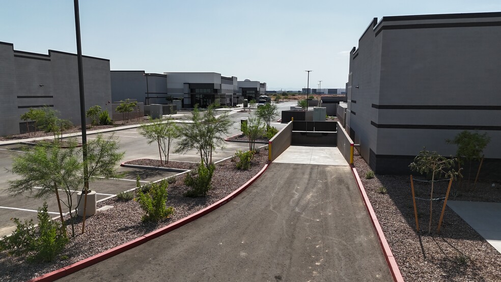 More Photos Of 7320 E Pecos Rd, Mesa Warehouse For Sale