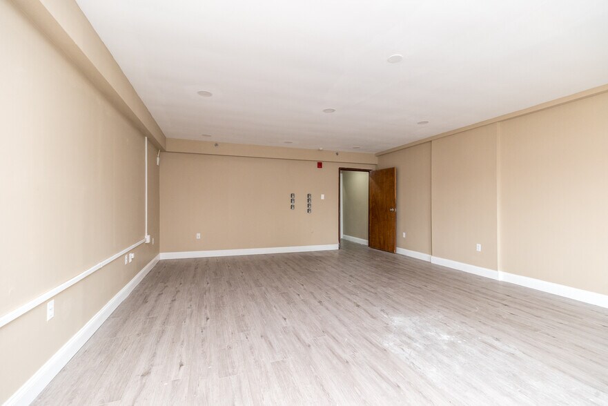 More Photos Of 314 Madison St, Lansdale Storefront Retail Residential For Lease