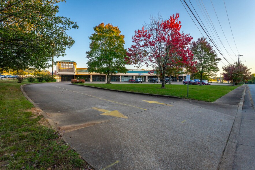 More Photos Of 7610 Hamilton Park Dr, Chattanooga Office For Sale