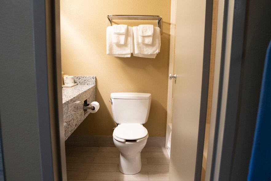 More Photos Of 1186 Worcester Rd, Framingham Hotel For Sale