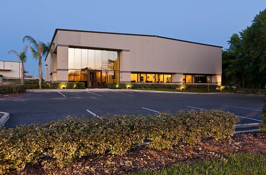 Primary Photo Of 1904 Thomas Ave, Leesburg Office For Sale