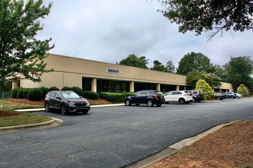 More Photos Of 7817 National Service Rd, Greensboro Office For Lease