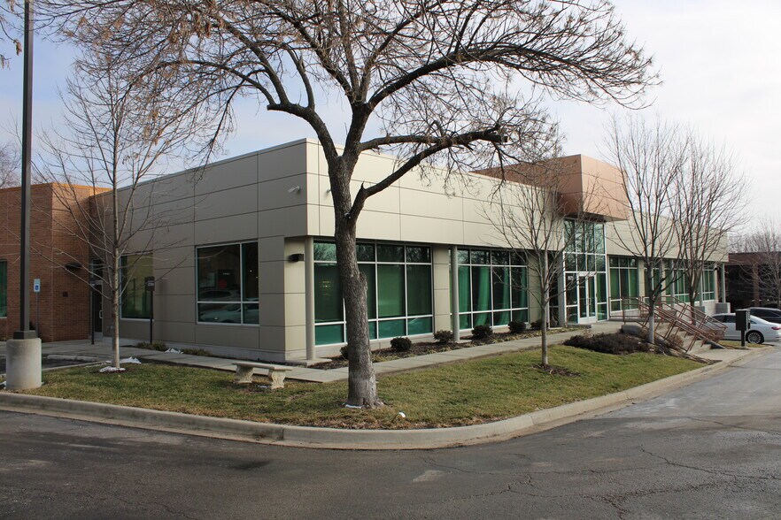 Primary Photo Of 8625 College Blvd, Overland Park Loft Creative Space For Lease