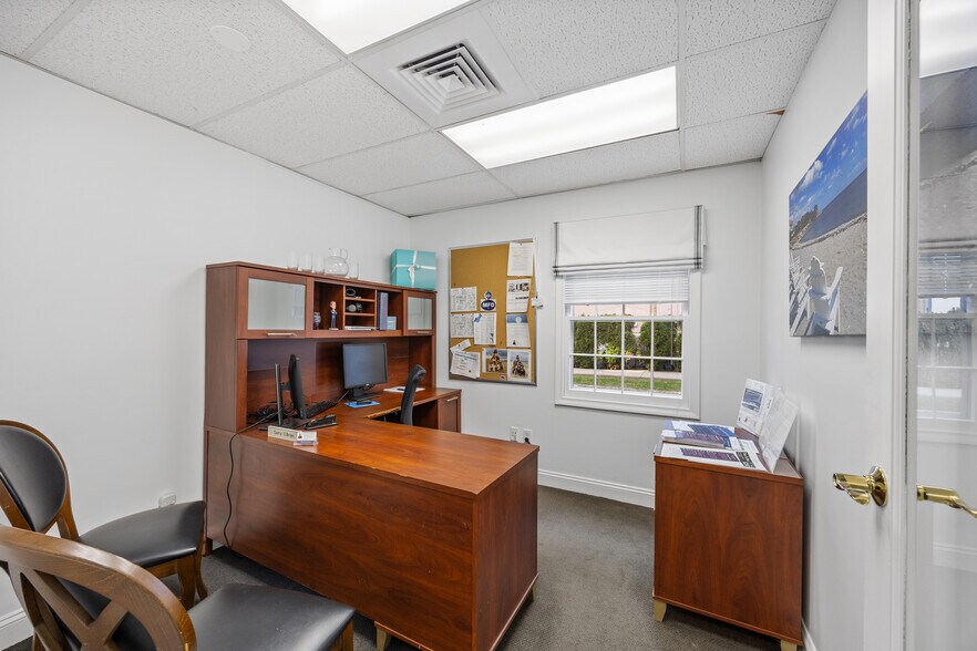 More Photos Of 179 N Broad St, Milford Medical For Lease