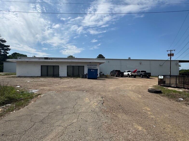 More Photos Of 4643 Medgar Evers Blvd, Jackson Warehouse For Sale