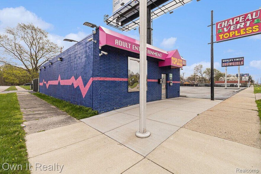 More Photos Of 16550-16512 Telegraph Rd, Detroit General Retail For Sale