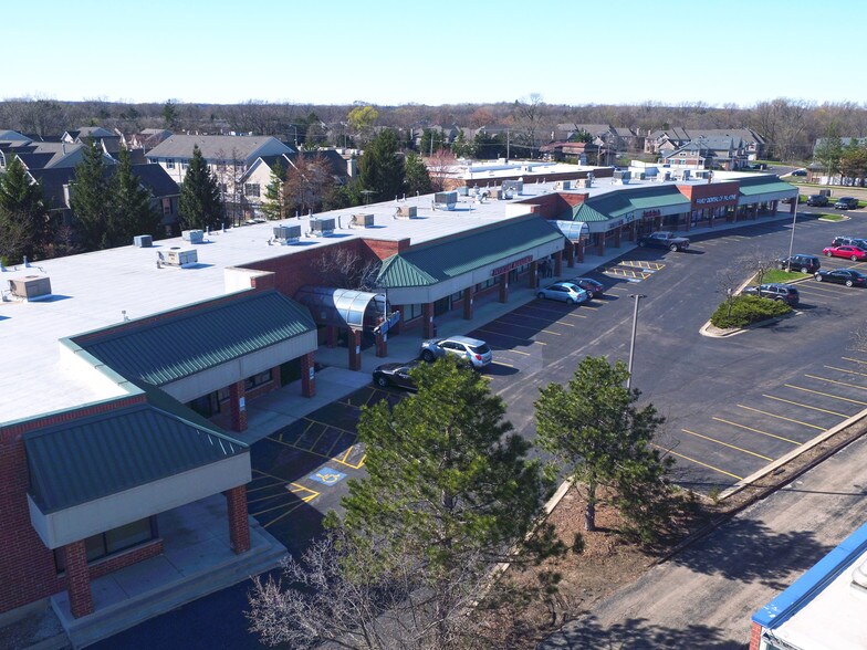 More Photos Of 355-385 W Northwest Hwy, Palatine General Retail For Sale