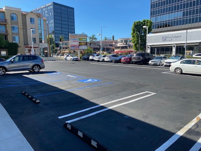 More Photos Of 16060 Ventura Blvd, Encino Unknown For Lease