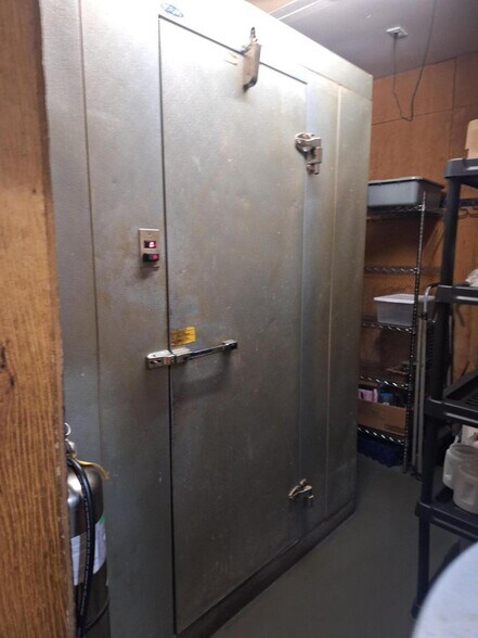 More Photos Of 7475 US Highway 27 N, Cynthiana General Retail For Sale