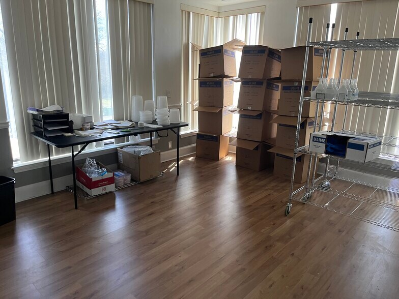 More Photos Of 1009 Milstead Ave, Conyers Office For Lease