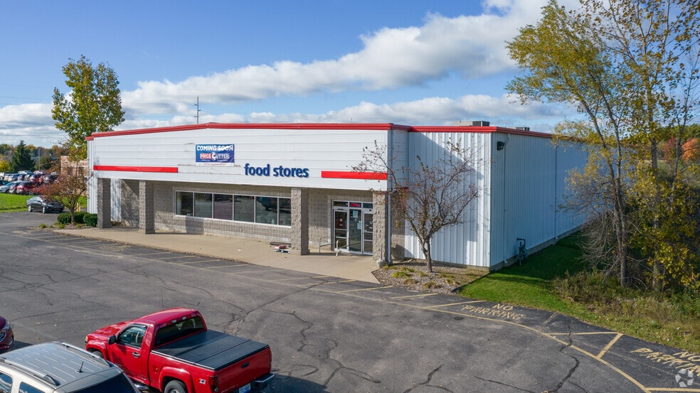 More Photos Of 14301 White Creek Ave NE, Cedar Springs Freestanding For Lease