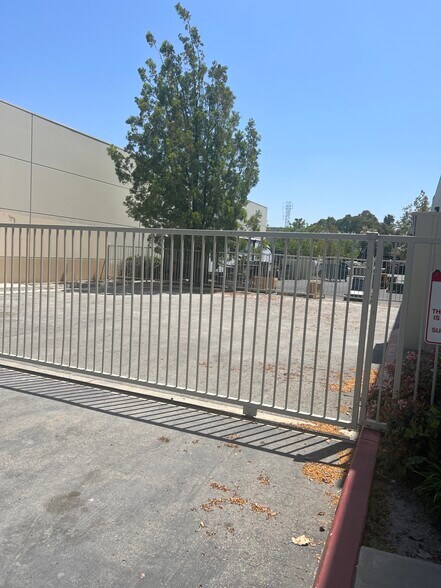 More Photos Of 27637 Commerce Center Dr, Temecula Warehouse For Lease