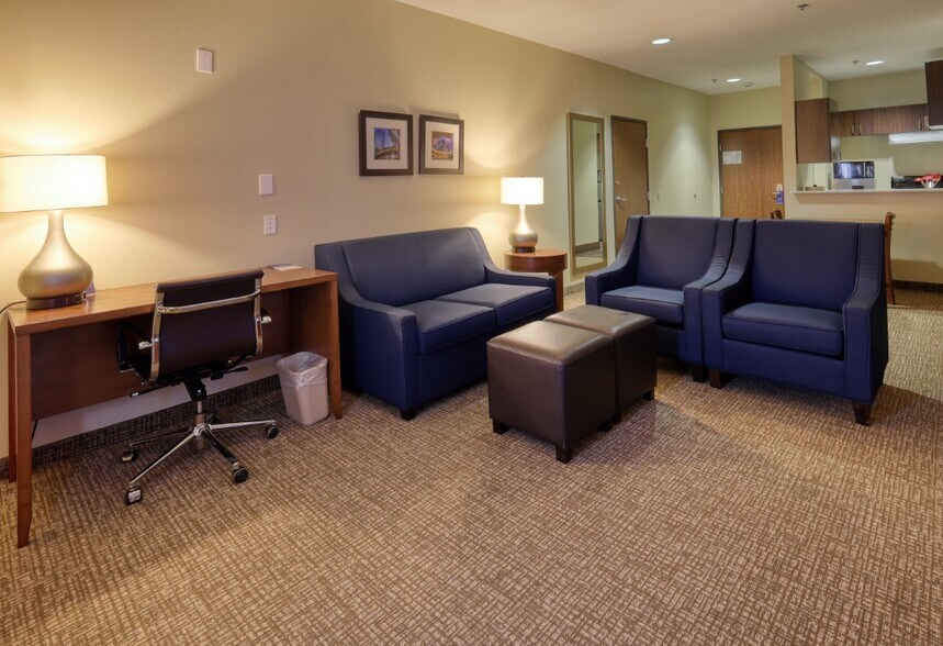 More Photos Of 1055 McNee Rd, Houston Hotel For Sale