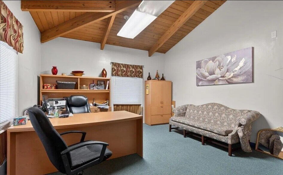 More Photos Of 3111 Normandy Dr, Springfield Office For Sale