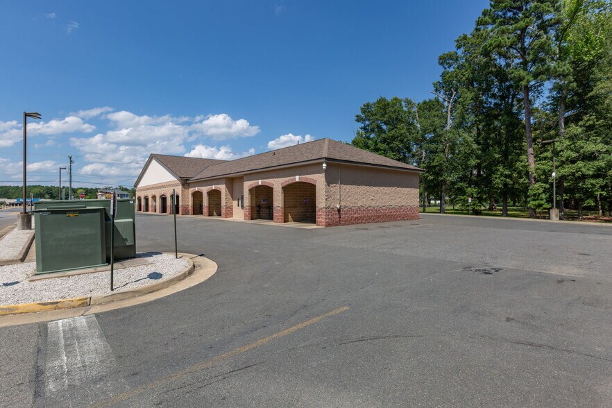 More Photos Of 4567 James Madison Pky, King George General Retail For Sale