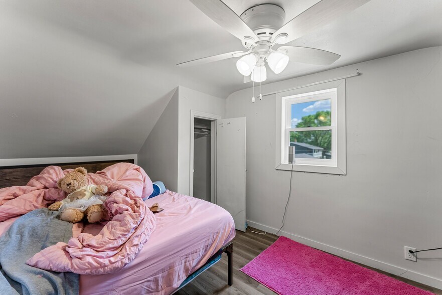 More Photos Of 820 N 6th St, Montevideo Apartments For Sale