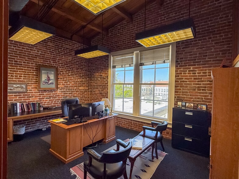 More Photos Of 171 Church St, Charleston Office For Sale