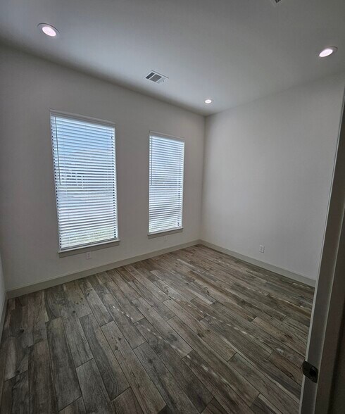 More Photos Of 21777 Merchants Way, Katy Office For Lease