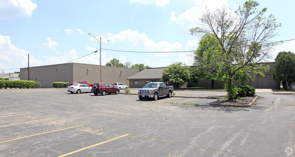 Primary Photo Of 175 E Broadway Ave, Westerville Warehouse For Lease