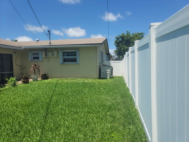 More Photos Of 138-140 NE 1st Ct, Dania Beach Specialty For Sale