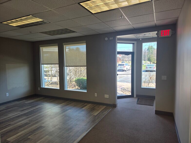 More Photos Of 1524 Route 9, Clifton Park Medical For Lease