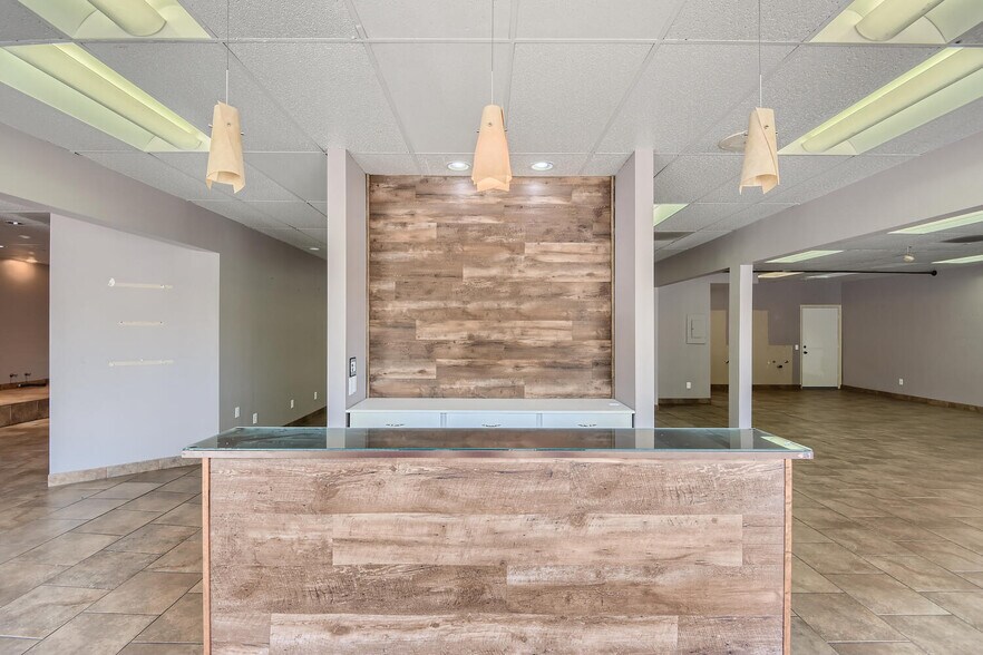 More Photos Of 1735 Main St, Ramona Freestanding For Lease