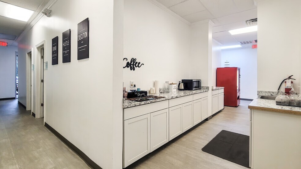 More Photos Of 5105 Reagan Dr, Charlotte Storefront Retail Office For Sale