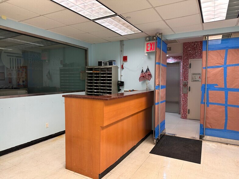 More Photos Of 136-17 39th Ave, Flushing Office Residential For Lease