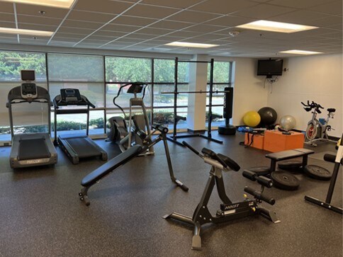 More Photos Of 4851 Lake Brook Dr, Glen Allen Office For Lease