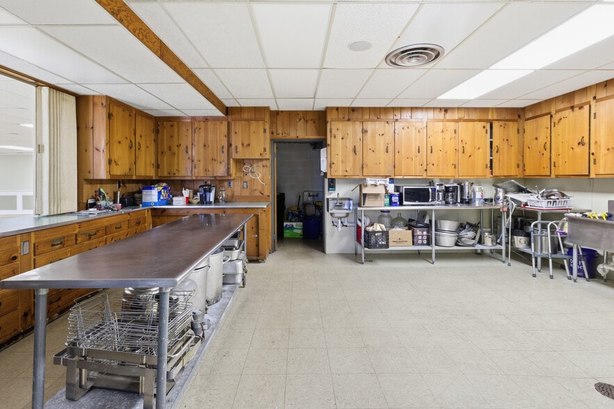 More Photos Of 81 Sprague St, Portsmouth Specialty For Sale