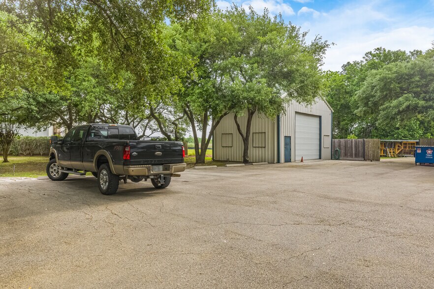 More Photos Of 9949 Clodine Rd, Richmond Office For Sale