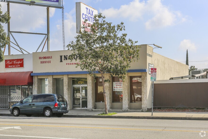 More Photos Of , North Hollywood Unknown For Sale